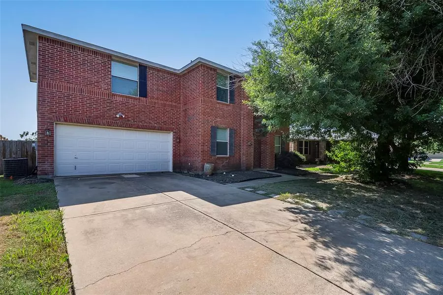 138 Blazing Star Trail, Burleson, TX 76028