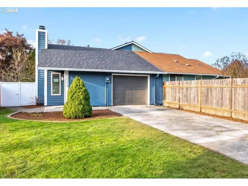 3004 NE 103RD LOOP #B, Vancouver, WA 98662