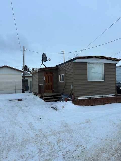 Taber, AB T1G 1A6,5004 43 AVE #6