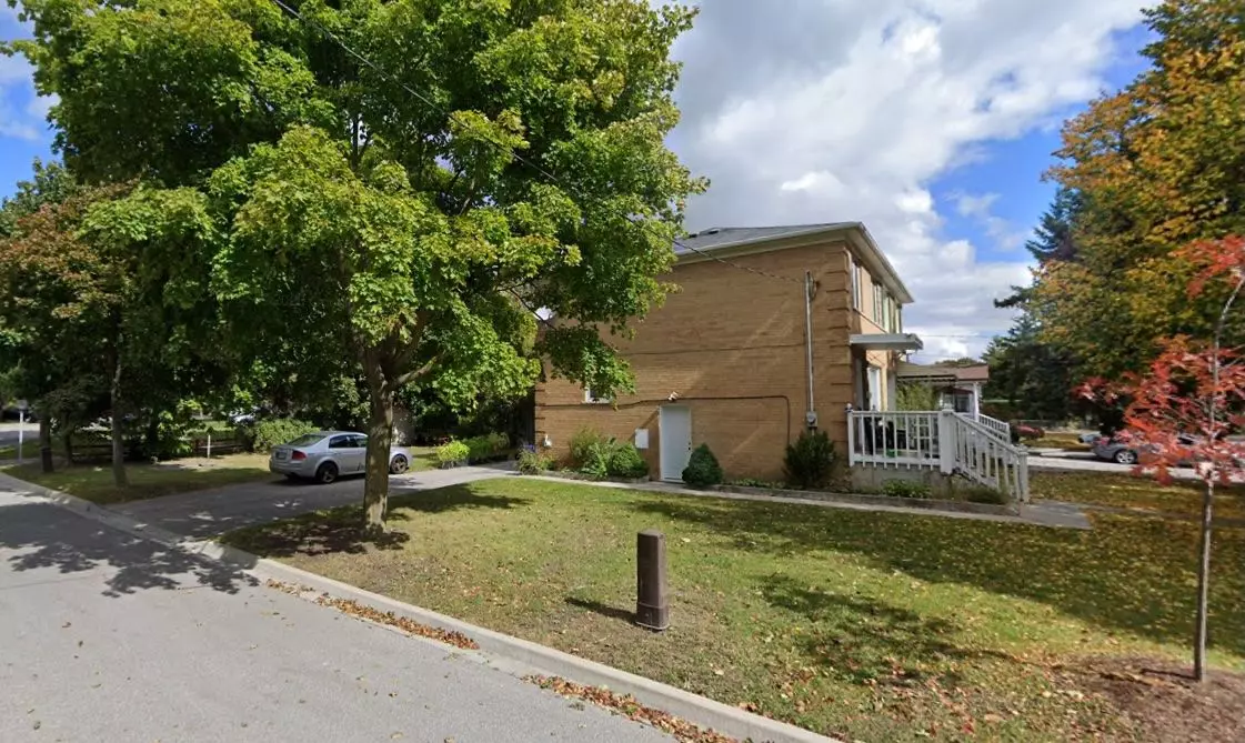 Richmond Hill, ON L4C 2Y7,229 Zelda CRES #Upper