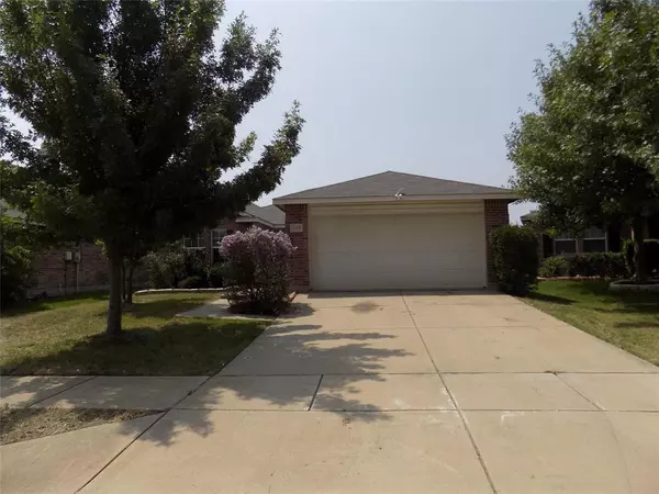 16905 Thorntree Court, Fort Worth, TX 76247