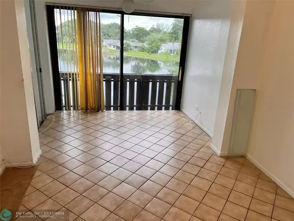 Fort Lauderdale, FL 33319,3710 Inverrary Dr  #3X