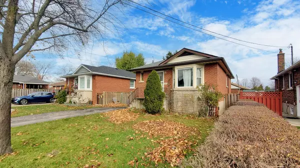 Hamilton, ON L8V 2B9,15 Darcy CT