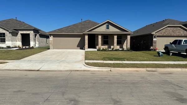 312 BRONZE Circle N, Springtown, TX 76082