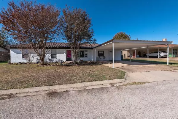 Hamilton, TX 76531,403 Sherry Lee Lane