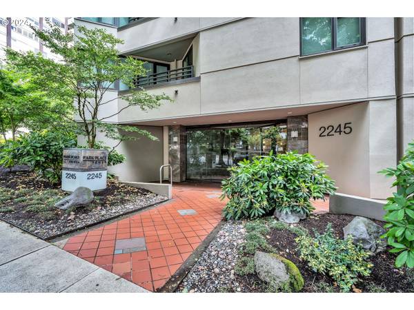 Portland, OR 97205,2245 SW PARK PL #4B