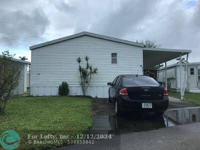 8708 SW 17th St, Davie, FL 33324