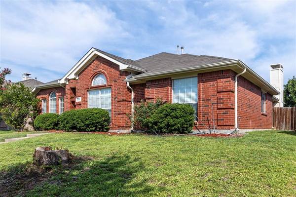 2725 Creek Crossing Road, Mesquite, TX 75181