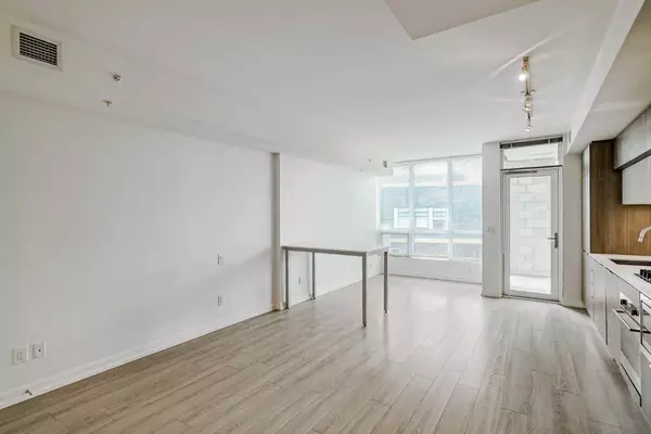 Calgary, AB T2P 0S7,128 2 ST SW #307