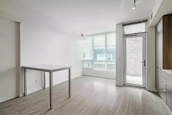 Calgary, AB T2P 0S7,128 2 ST SW #307