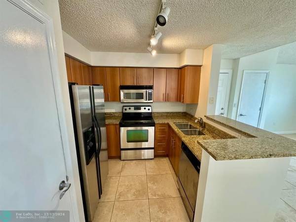 1055 CRYSTAL WAY  #D,  Delray Beach,  FL 33444