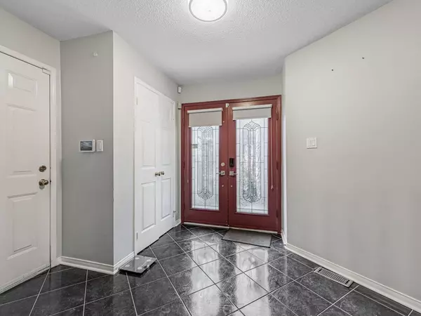 Mississauga, ON L5V 2C9,5439 Razor Bill CT