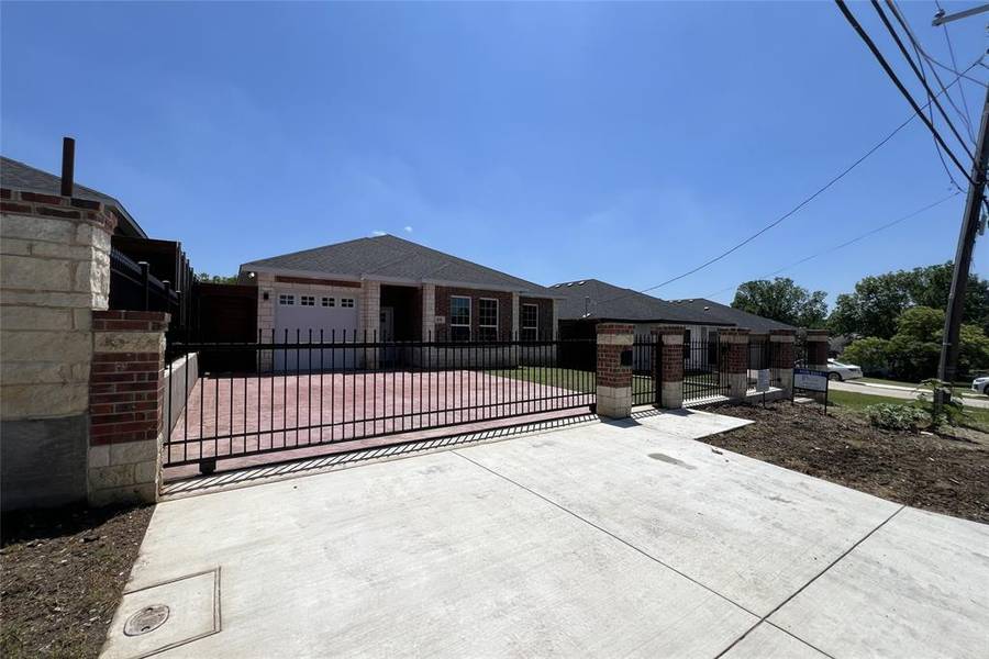 408 N Bagley, Dallas, TX 75211