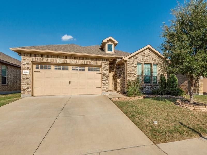 2520 Lavender Lane, Glenn Heights, TX 75154