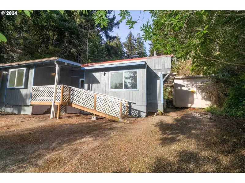 89319 SUTTON LAKE DR, Florence, OR 97439