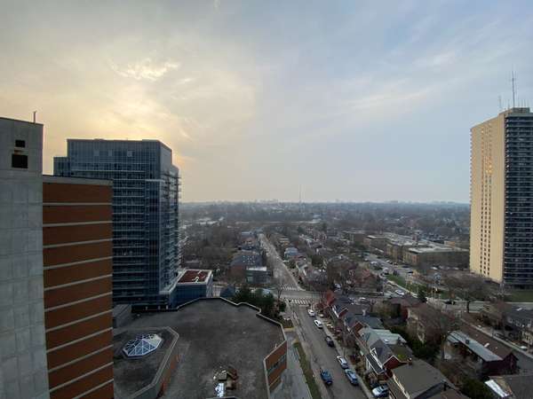 33 Helendale AVE #1311, Toronto C03, ON M4R 0A4