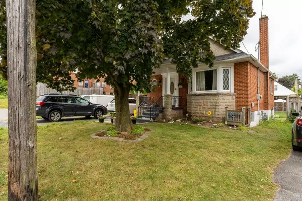 Hamilton, ON L8K 3P2,252 Glencairn AVE