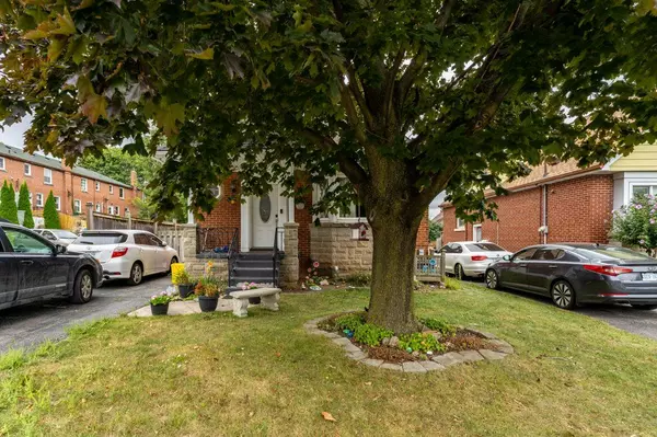 Hamilton, ON L8K 3P2,252 Glencairn AVE