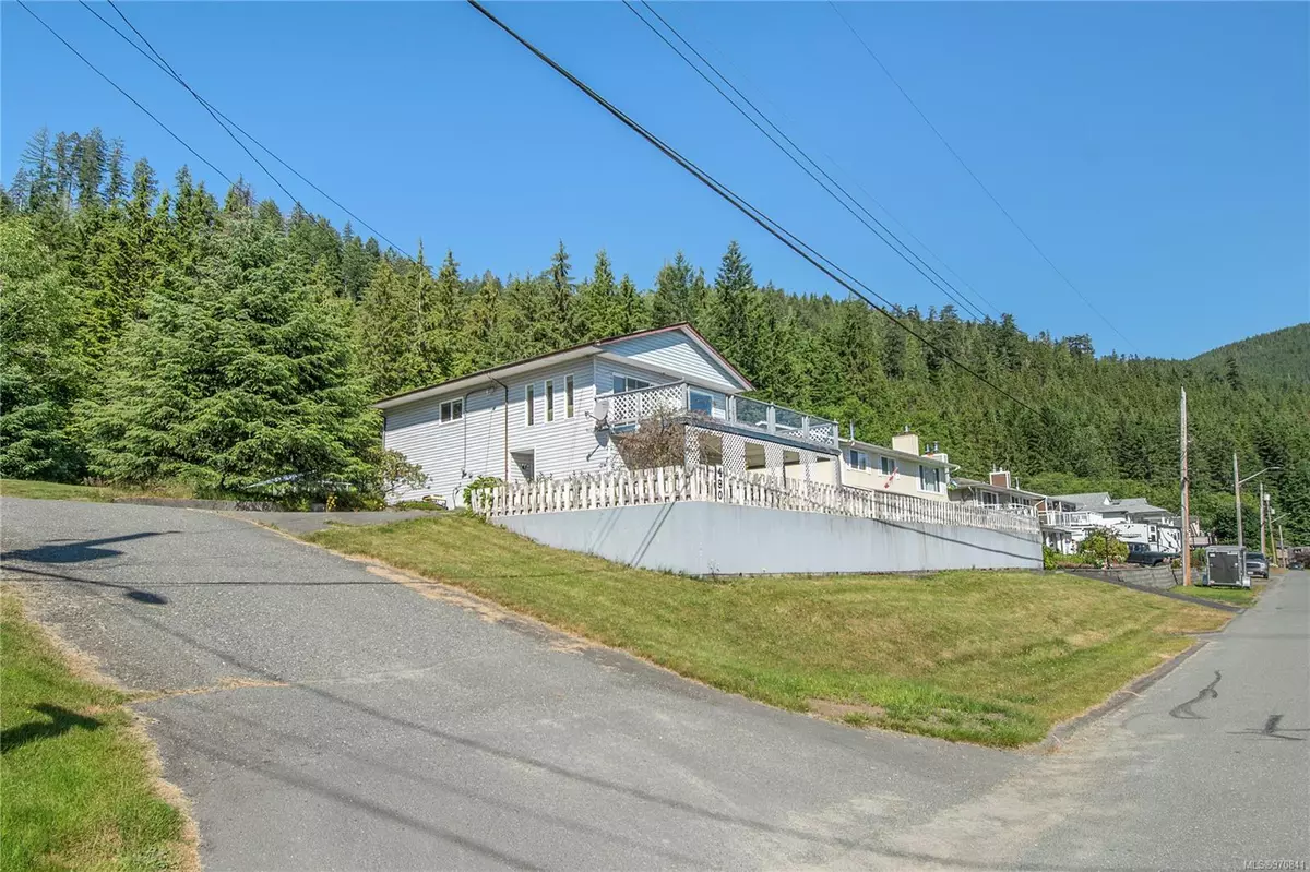 Sayward, BC V0P 1R0,490 MACMILLAN Dr