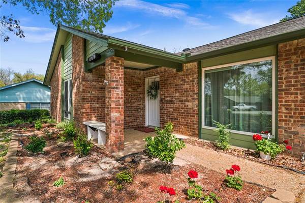 109 Karen Court, Athens, TX 75751