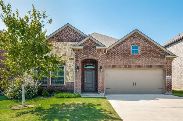 2621 Madera Canyon Road, Aubrey, TX 76227