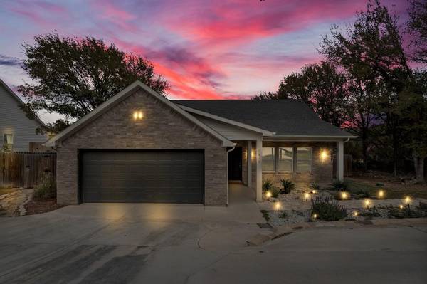 5418 Stonegate Circle, Granbury, TX 76048