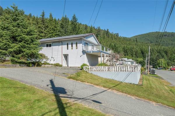 Sayward, BC V0P 1R0,490 MACMILLAN Dr