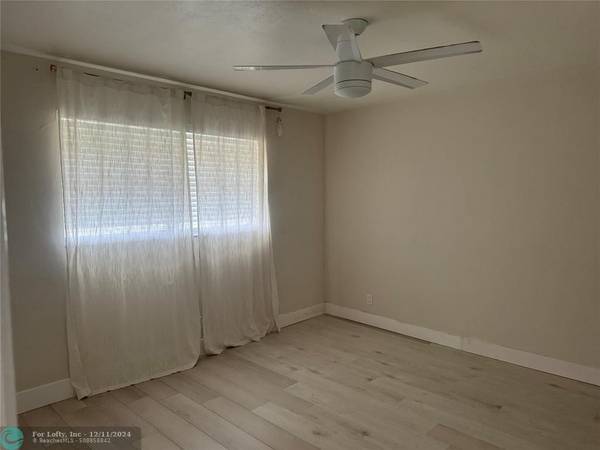 Hollywood, FL 33020,1710 Mckinley St  #2