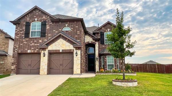 9333 Saltbrush Drive, Fort Worth, TX 76177