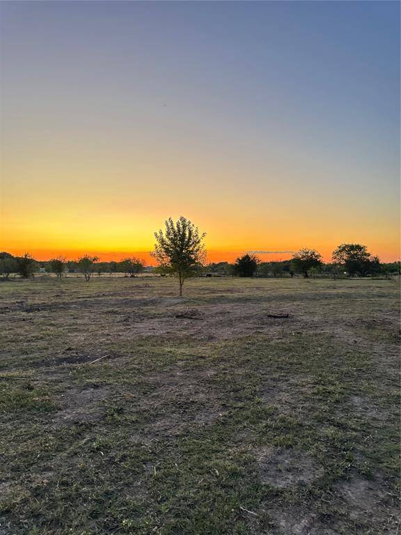 8192 CR Road 4091,  Scurry,  TX 75158