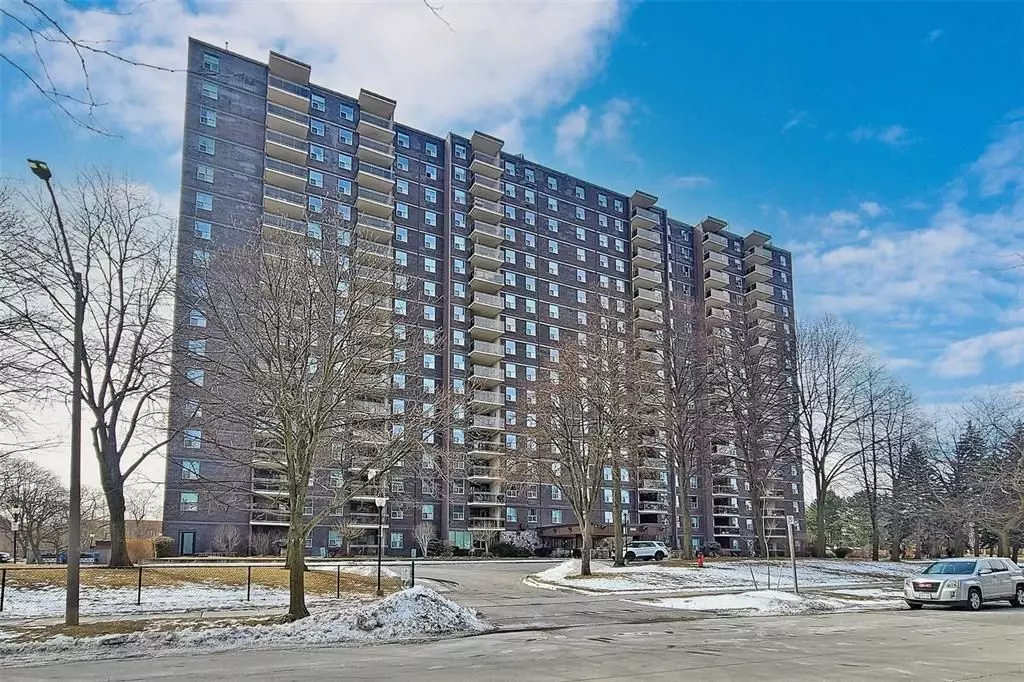 Mississauga, ON L5J 4B6,966 Inverhouse DR #1509