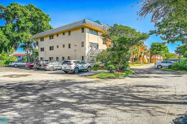 Coral Springs, FL 33065,2850 Forest Hills Blvd  #210