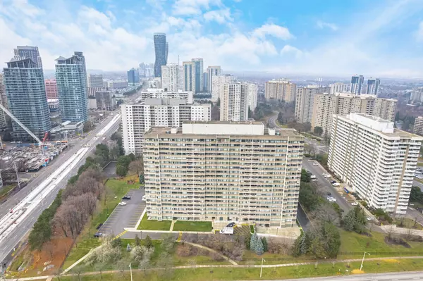 Mississauga, ON L5A 3X2,50 Elm DR E #706