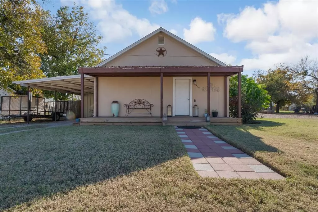 Munday, TX 76371,420 W D Street