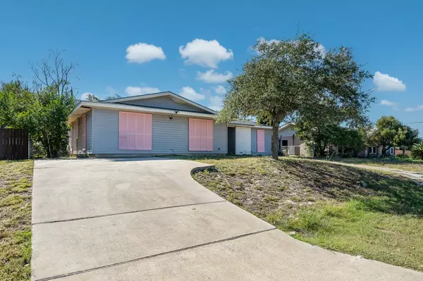 Rockport, TX 78382,1903 Cochran Ln