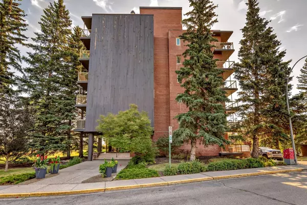 3316 Rideau PL Southwest #202, Calgary, AB T2S 1Z4