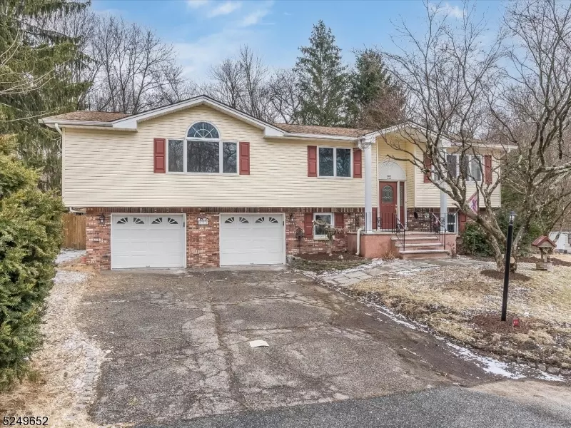 22 Circle Blvd, West Milford Twp., NJ 07435