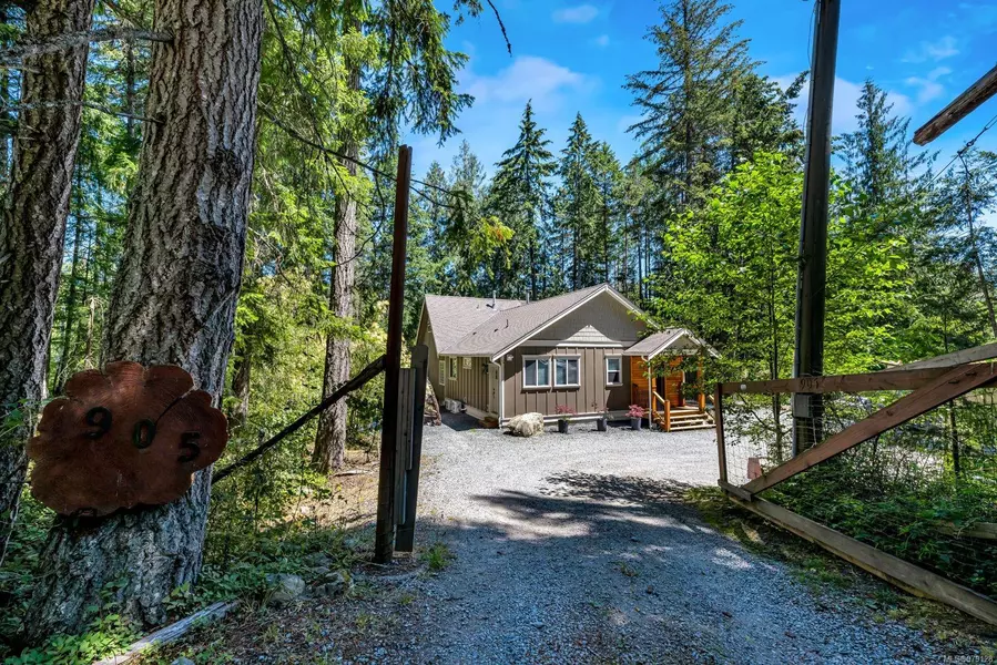 905 Whittaker Rd, Malahat, BC V0R 2L0