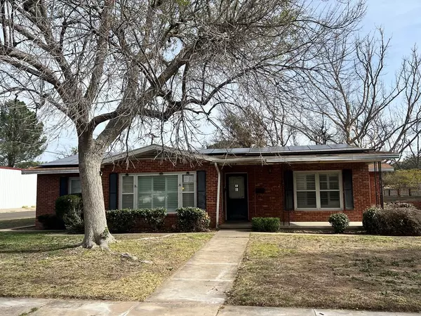 1200 S Dwight, Monahans, TX 79756