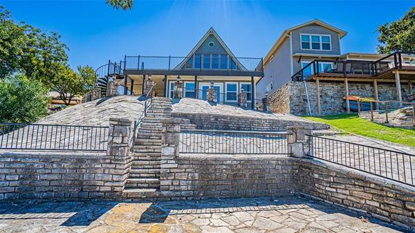 500 Siesta Court,  Granbury,  TX 76048