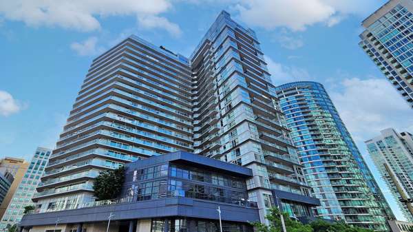 352 Front ST W #212, Toronto C01, ON M5V 1B5