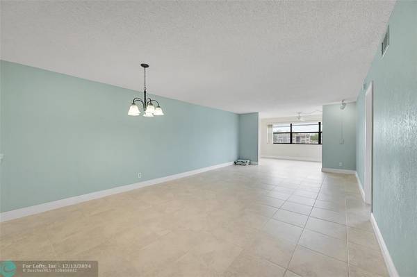 Sunrise, FL 33322,10207 Sunrise Lakes Blvd  #307