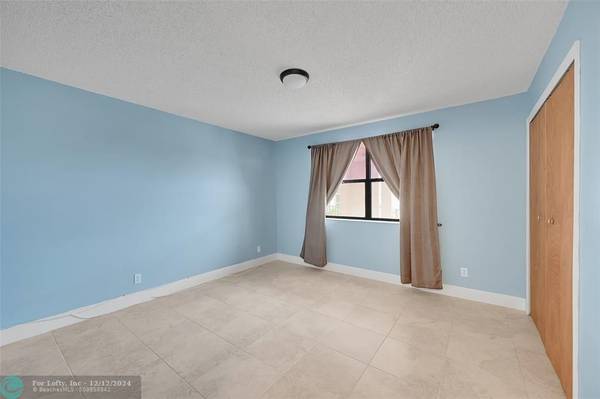 Sunrise, FL 33322,10207 Sunrise Lakes Blvd  #307