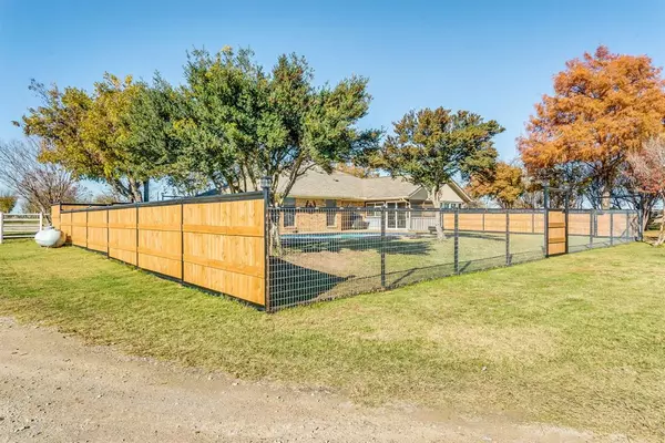 Brock, TX 76066,820 Walker Lane