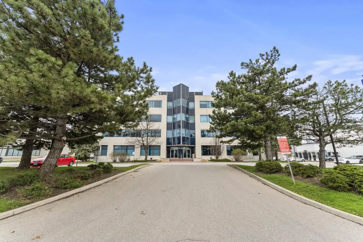 Vaughan, ON L4L 8E2,8333 Weston RD #307