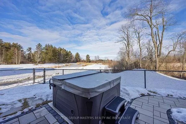 Kingston, ON K7M 0C9,236 Mill Pond PL