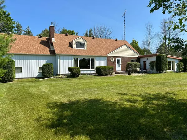 3024 Harmony RD, Tyendinaga, ON K0K 1V0