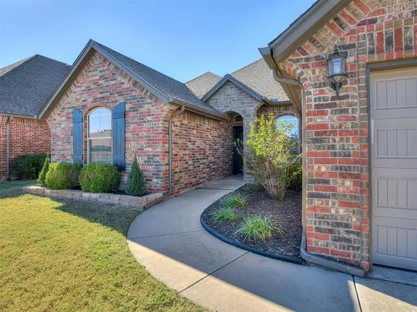 Edmond, OK 73013,15917 Big Cypress Drive