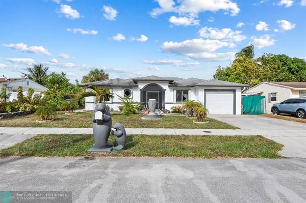 6221 SW 15th Ct, Pompano Beach, FL 33068