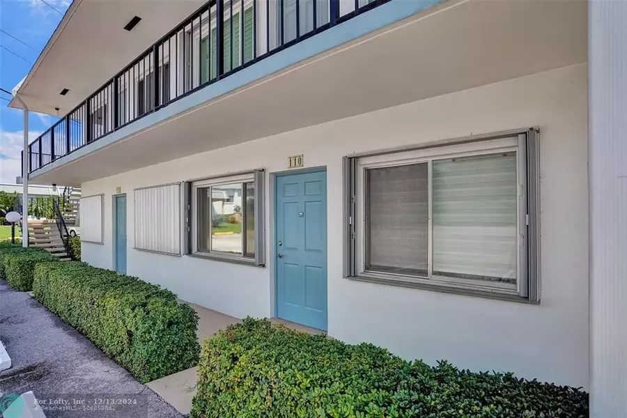 3280 Lake Osborne Dr  #110, Lake Worth Beach, FL 33461